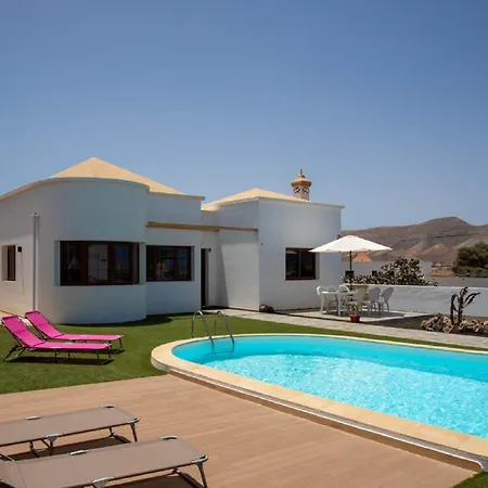 Βίλα Holidayvilla Volcan - Bbq , Pool , Garden, Rural By Holidays *