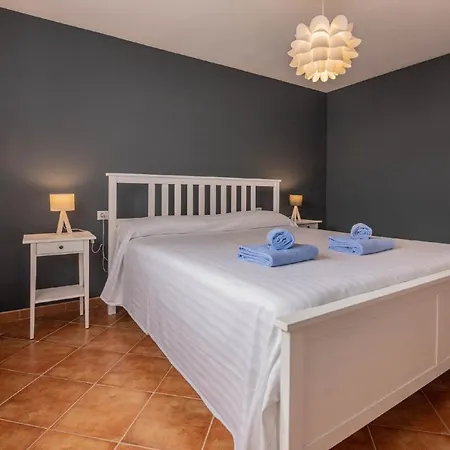 Βίλα Holidayvilla Volcan - Bbq , Pool , Garden, Rural By Holidays *