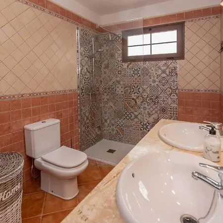 Holidayvilla Volcan - Bbq , Pool , Garden, Rural By Holidays Βίλα