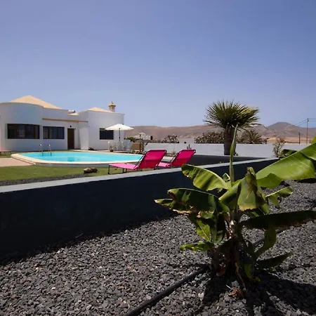 Βίλα Holidayvilla Volcan - Bbq , Pool , Garden, Rural By Holidays La Oliva