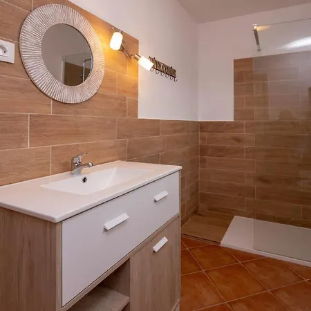 Βίλα Holidayvilla Volcan - Bbq , Pool , Garden, Rural By Holidays *