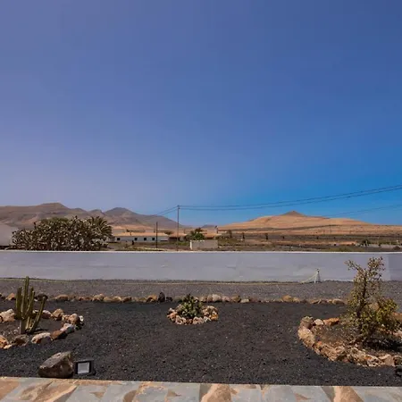 Willa Holidayvilla Volcan - Bbq , Pool , Garden, Rural By Holidays *