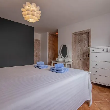 Willa Holidayvilla Volcan - Bbq , Pool , Garden, Rural By Holidays