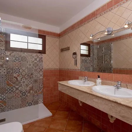 Holidayvilla Volcan - Bbq , Pool , Garden, Rural By Holidays Villa *